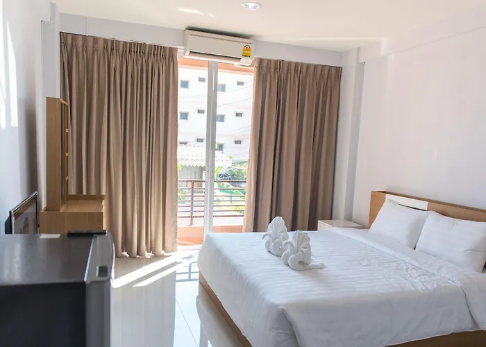 โรงแรม แฮปปี้โฮม